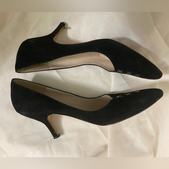 MANOLO BLAHNIK  Low Heel Suede Pumps  37 Black - Picture 8 of 9